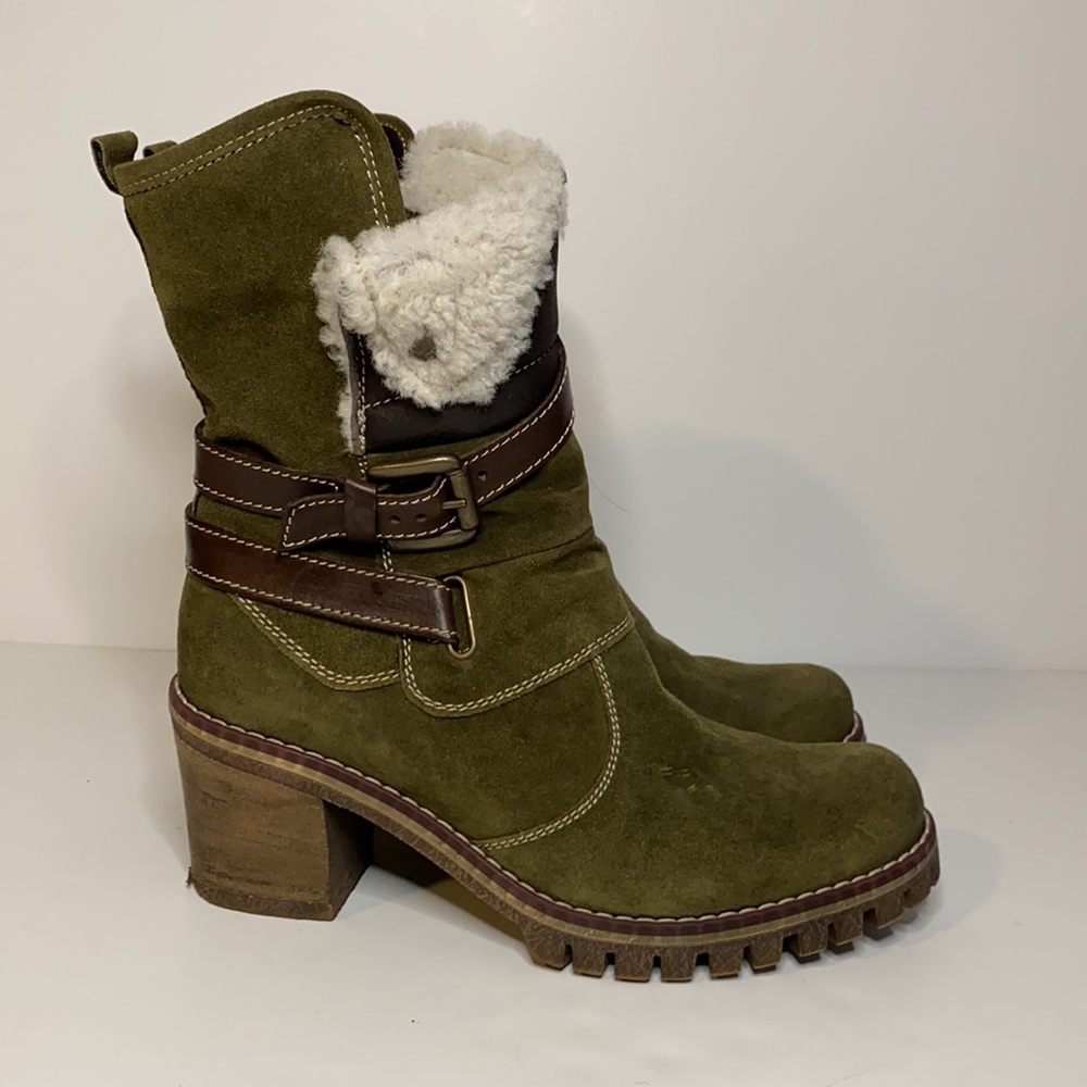 Stylish Green Ankle Boots with Brown Accents